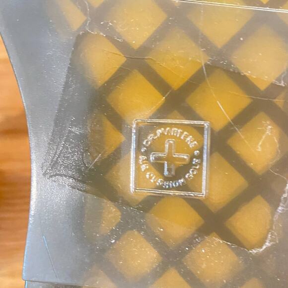 NWOT/B DR. Martens Zavala White Leather 8eyelet Boots 7us - Picture 6 of 7